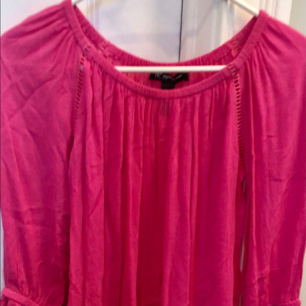 Short cute blouse with frill at the bottom